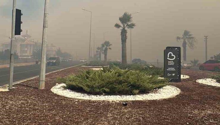 Kazdağları eteklerinde orman yangınına havadan ve karadan müdahale
