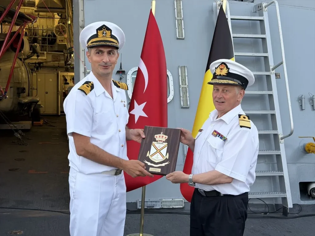 TCG Burgazada Belçika'da ziyaretçilerini ağırlıyor 3 4d5a51709a17f72a62f734ef0eaf0361