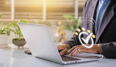 Yapay zekâ çağında özgün uzmanlık: İçerikte E-E-A-T kriterlerini güçlendirme yöntemleri