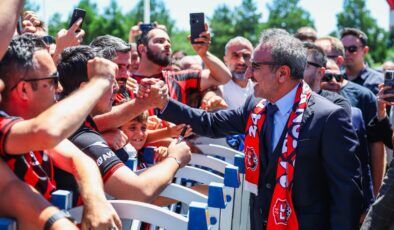 Hamdi Ulukaya’dan Erzincanspor’a tarihi destek