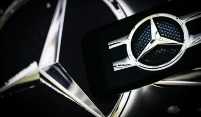 Almanya’da Mercedes işçileri ayaklandı: Ücretsiz mesai dayatmasına sert tepki