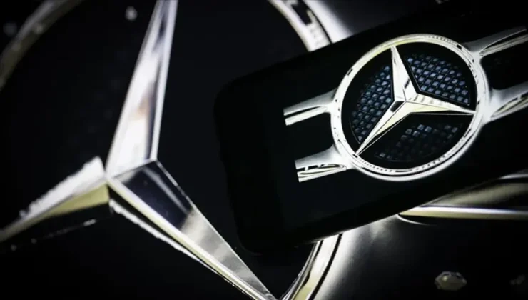 Almanya’da Mercedes işçileri ayaklandı: Ücretsiz mesai dayatmasına sert tepki
