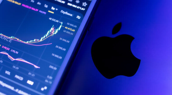 Dünyanın en değerli şirketi: Apple zirveyi geri aldı!