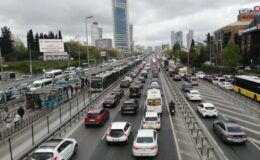 Meclis onayından geçen yeni vergi paketiyle otomobil ve elektrikli motosiklet satımlarına taban vergi sınırı getirildi