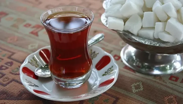 Milli içecekte zam yağmuru sürüyor: Kuru çay fiyatlarına bir darbe daha