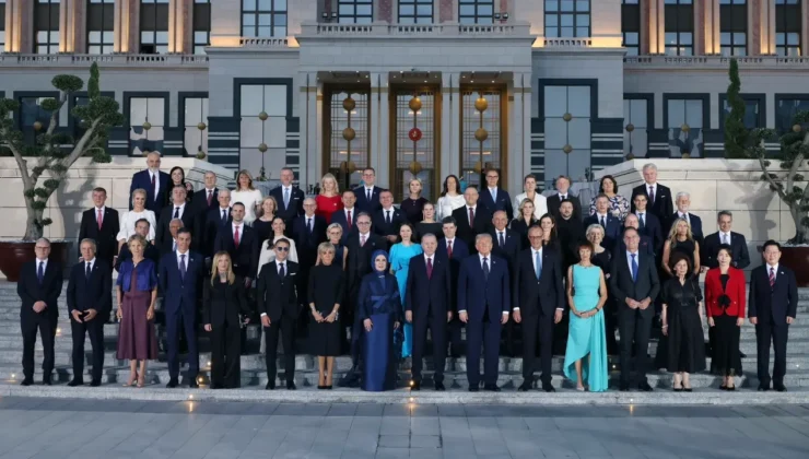 Ankara’da tamamlanan uluslararası zirvenin ardından devlet liderlerine sunulan özel hatıralar dış basında geniş yankı buldu