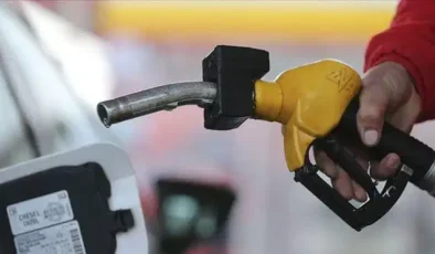 Motorine bir haftada üçüncü zam: Litre fiyatı 70 liraya yaklaştı