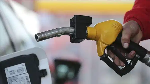 Motorine bir haftada üçüncü zam: Litre fiyatı 70 liraya yaklaştı