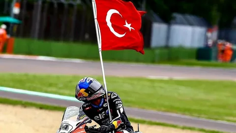 Milli motosikletçiler Almanya ve İngiltere’de piste çıkıyor
