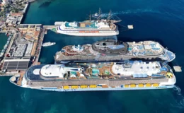 Ege kıyılarında kruvaziyer turizmi dört büyük seyahat gemisiyle zirve yaptı