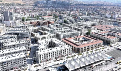 Deprem bölgesinde esnaf yeni dükkanlarına kavuştu