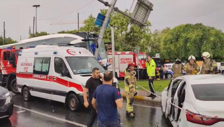 Eyüpsultan’da yolcu otobüsü ile otomobil çarpıştı: 2’si ağır 30 yaralı