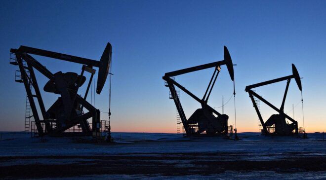 Brent petrolün varili 100 doları aştı