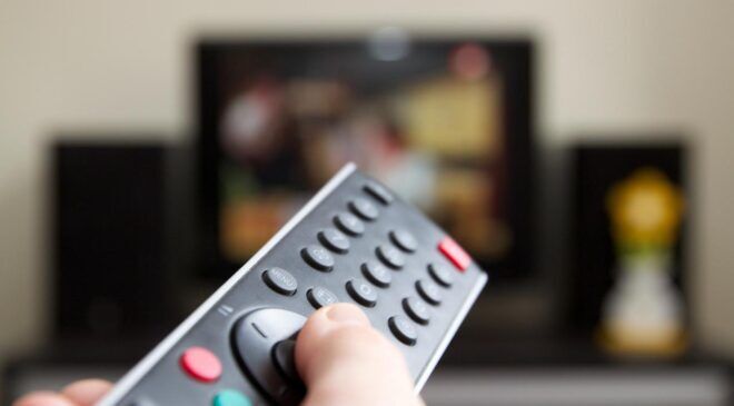 Gençlerin televizyon izleme süresi 40 dakikaya geriledi