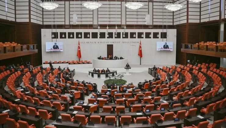 Mecliste kritik askeri düzenleme kabul edildi