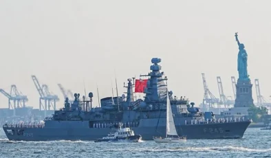 TCG Oruçreis New York Limanı’nda