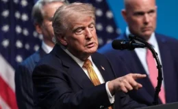Trump İran’a yönelik büyük saldırı kararını ertelediğini duyurdu
