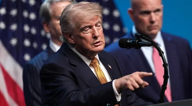 Trump İran’a yönelik büyük saldırı kararını ertelediğini duyurdu