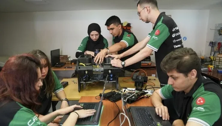 YTÜ’lü öğrencilerden yapay zeka destekli su altı aracı