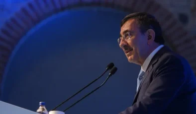 Yılmaz: Mal ve hizmet ihracatı 400 milyar doları aştı