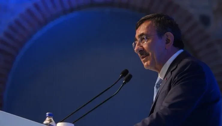 Yılmaz: Mal ve hizmet ihracatı 400 milyar doları aştı