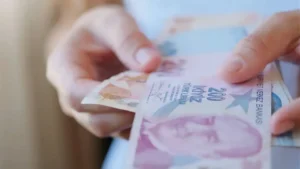 En düşük emekli zammı resmileşti: Maaş farkı için gözler SGK’da