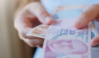 En düşük emekli zammı resmileşti: Maaş farkı için gözler SGK’da