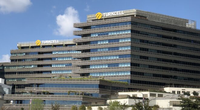 Turkcell’den ikinci çeyrekte 71,8 milyar TL gelir