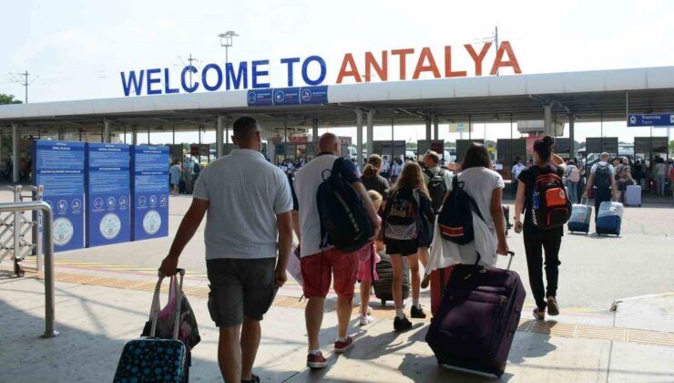 Antalya’da turizm ağustosta hızlandı, doluluk yüzde 95’i aştı