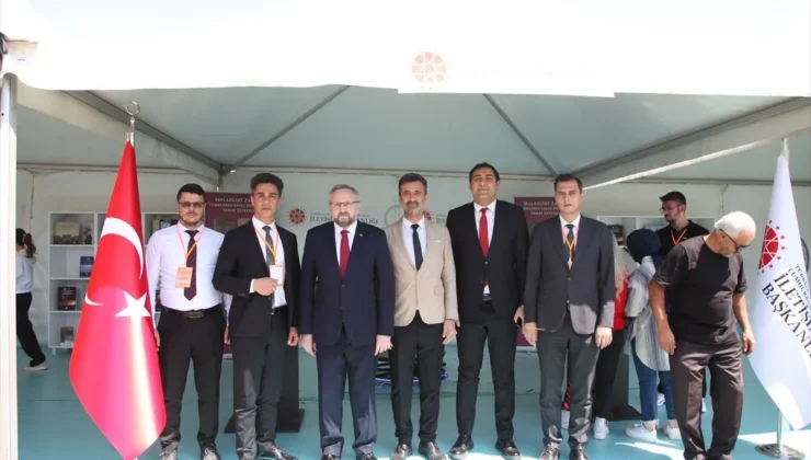 Malazgirt Zaferi etkinliklerinde İletişim Başkanlığı standına yoğun ilgi
