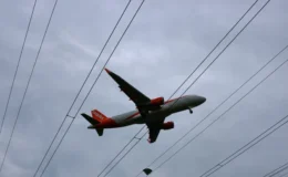 EasyJet çalışanları greve gitti: Fransa’da 100 uçuş iptal edildi