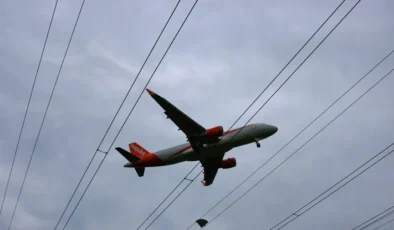 EasyJet çalışanları greve gitti: Fransa’da 100 uçuş iptal edildi
