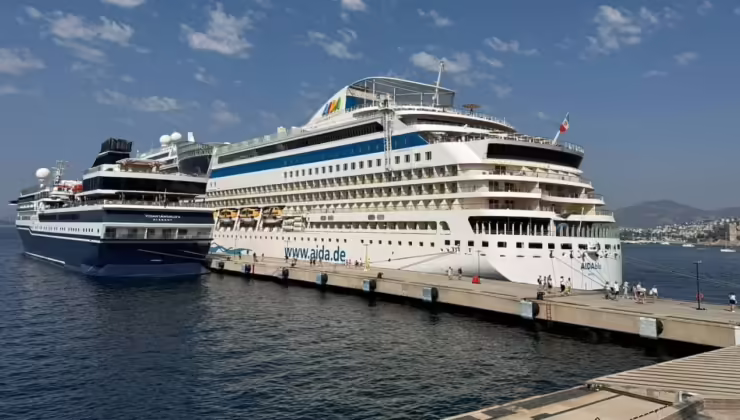 Bodrum limanında kruvaziyer hareketliliği