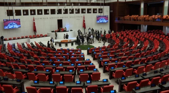 AK Parti’den devasa kanun paketi: Süresiz nafaka bitiyor ceza sistemi değişiyor