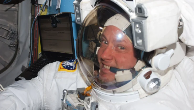Ünlü NASA astronotu emekli oldu