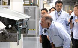 Hyundai patronu İzmit’te üretim hattına indi! IONIQ 3 için kritik mesaj