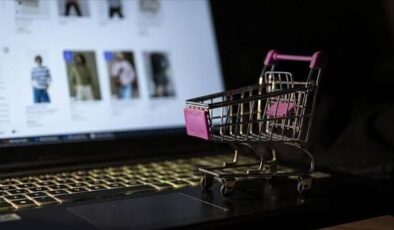 Ticaret satış hacmi yıllık bazda geriledi perakende satışlar tırmandı