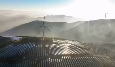 Çin’de temiz enerji büyüdü, şebeke yetişemedi