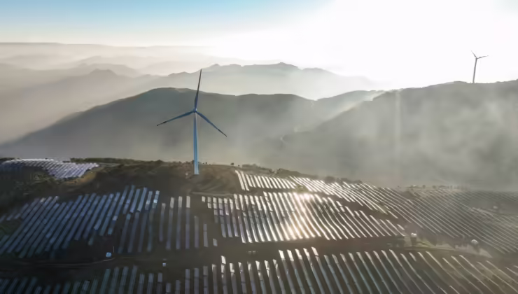 Çin’de temiz enerji büyüdü, şebeke yetişemedi