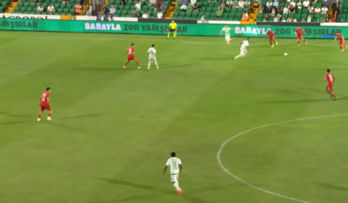 Muğlaspor-Boluspor maçında reklam panoları gündem oldu
