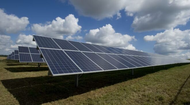 Yeşil enerjide güneş, doğal gazı geçti