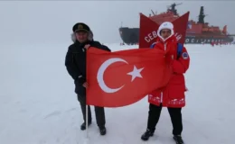 Kuzey Kutbu’nda Türk bayrağını dalgalandırdı: Lise öğrencisi Alper Tapkı’dan tarihi başarı