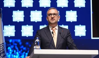 TCMB Başkanı Karahan’dan gençlere mesaj: Farkı bilgi değil, düşünme biçimi belirleyecek