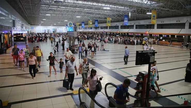 Türk turistler yurt dışında 362 milyon dolarlık hediyelik eşya aldı