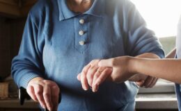 Yaşlı ve engelli aylıkları hesaplara yatırılmaya başlandı