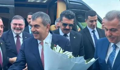Bakan Tekin’den İzmir’de temaslar
