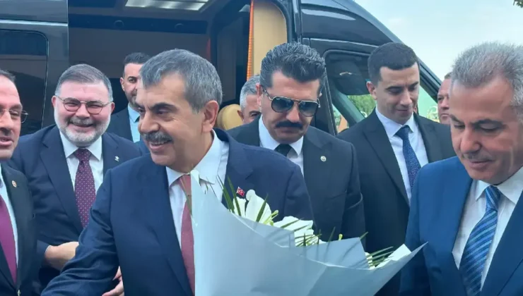 Bakan Tekin’den İzmir’de temaslar