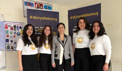 Yabancı dil eğitiminde başarı kulağı eğitmekten geçiyor