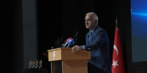 Türkçeye hizmet eden isimlere ödül, Ersoy’dan ortak alfabe vurgusu
