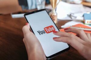 Akademisyenlerin YouTube yayınlarına ‘ticari faaliyet’ engeli: Çok sayıda kanal kapandı!